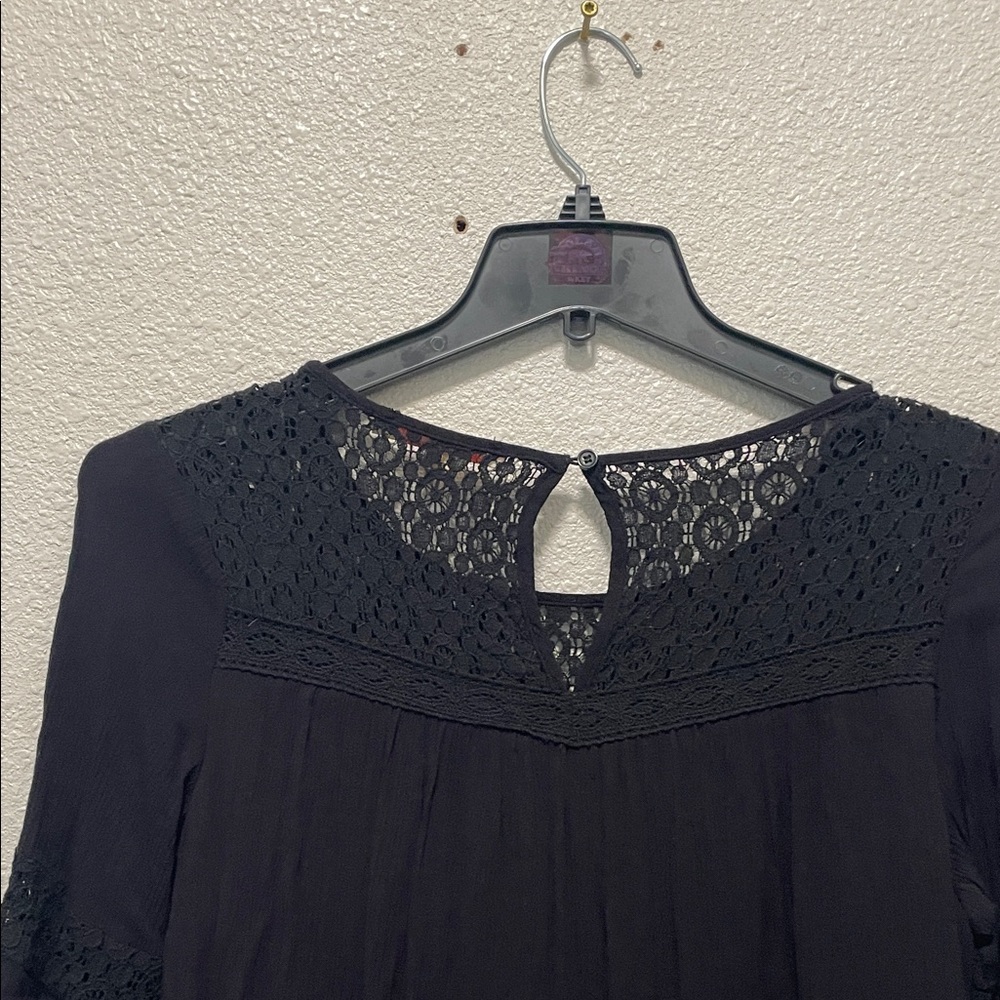 Magnolia Black Dress with Lace Details - Picture 5 of 6
